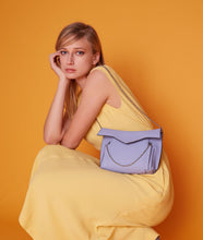 Load image into Gallery viewer, Nora Clutch w/ Chain
